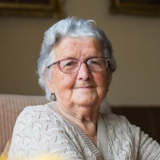 hairstyle for women over 70 and overweight