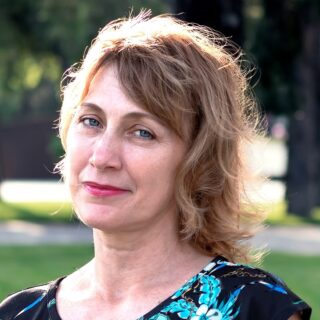 Messy Hairstyles for Women Over 50