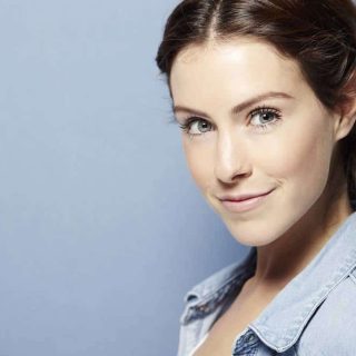 middle part ponytail hairstyles