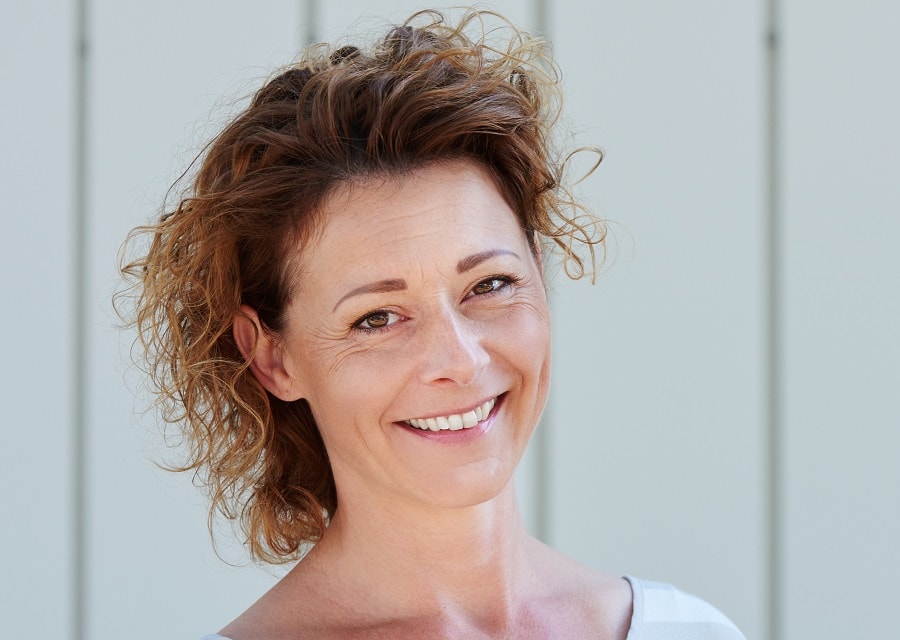 short brunette beach waves for women over 50