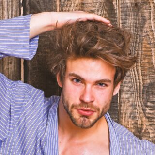 tousled hairstyle for men