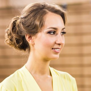 updos for round faces