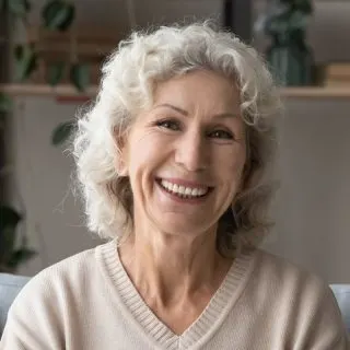 hairstyle for over 60 women with oval faces
