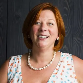hairstyle for overweight women with oval faces