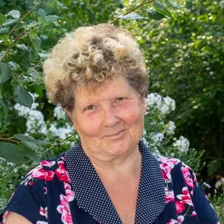 hairstyle for plus size women over 60