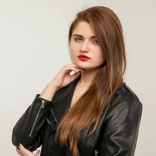 hairstyle for round face