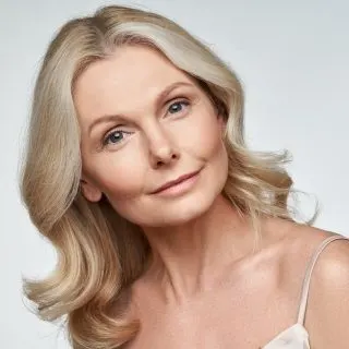 hairstyle for square face over 60