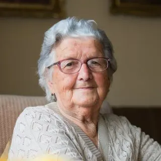 hairstyle for women over 70 and overweight