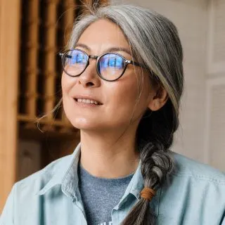 long hairstyle for oval faces over 50