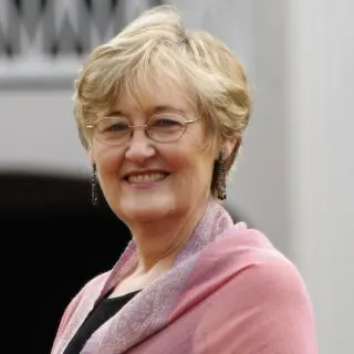 short choppy hairstyle for over 50