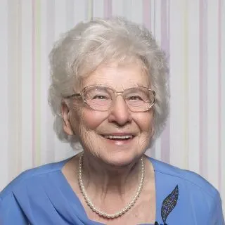shot hairstyle for over 70