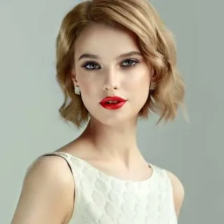 short wavy hair