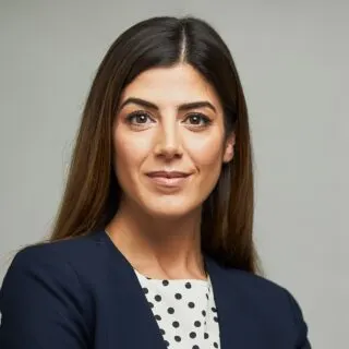 side part hairstyle for 35 year old woman