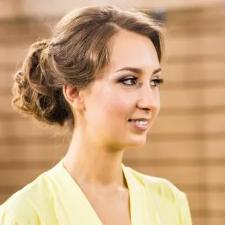 updos for round faces