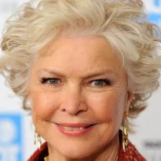 women's over 50 round face short haircuts